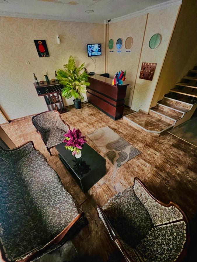Hotel Shalimar Tbiliszi Kültér fotó
