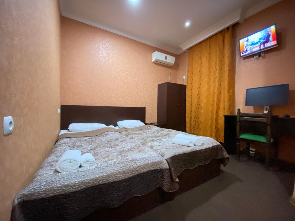 Hotel Shalimar Tbiliszi Kültér fotó