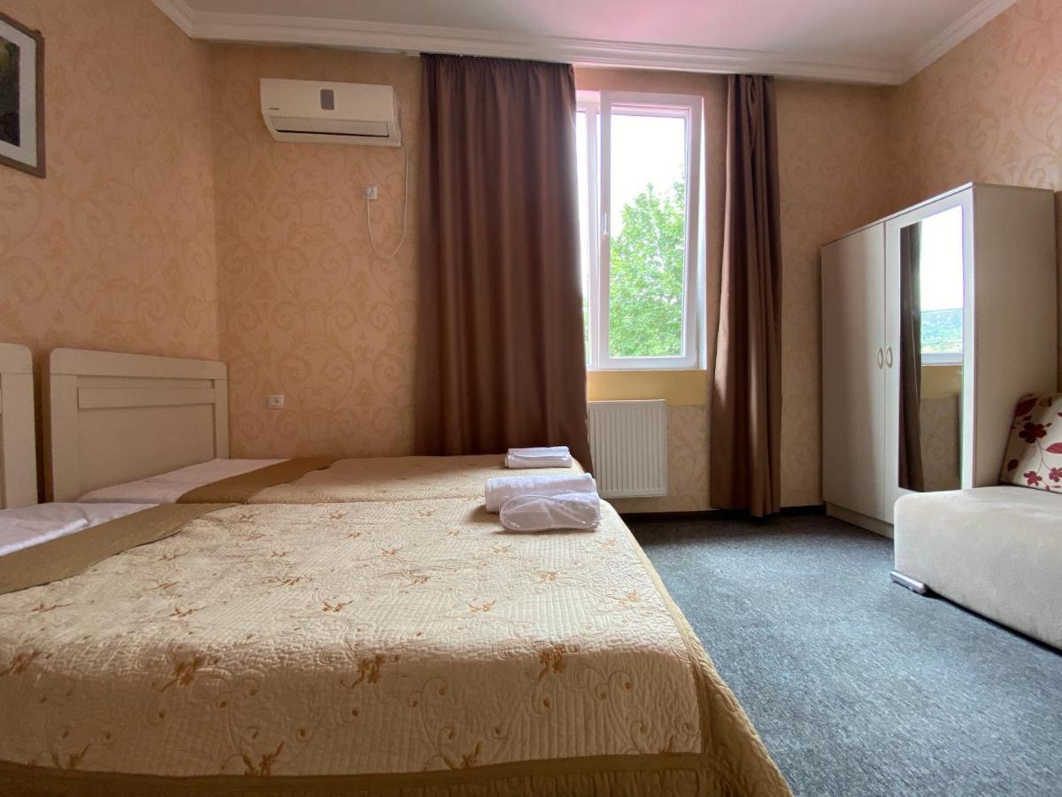 Hotel Shalimar Tbiliszi Kültér fotó